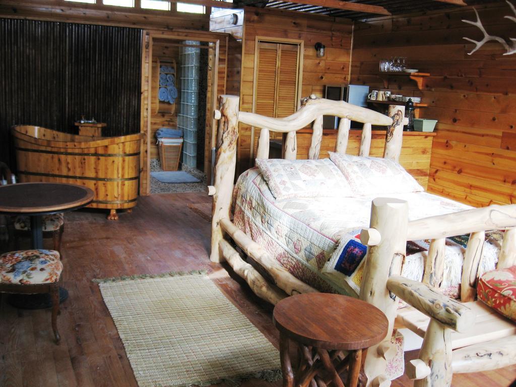 Shady Lady Bed And Breakfast Scottys Junction ห้อง รูปภาพ