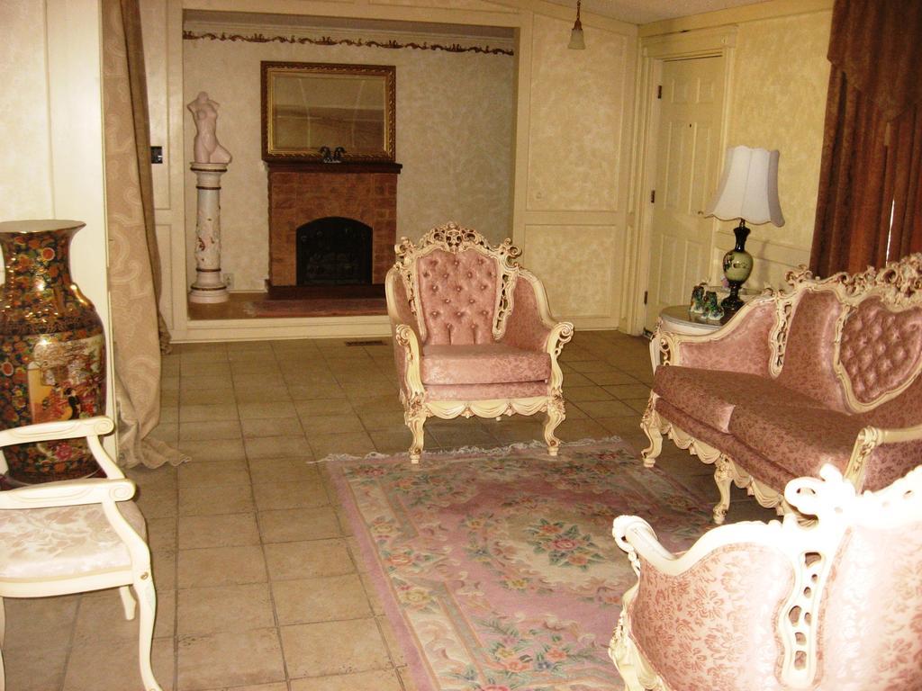 Shady Lady Bed And Breakfast Scottys Junction ภายนอก รูปภาพ