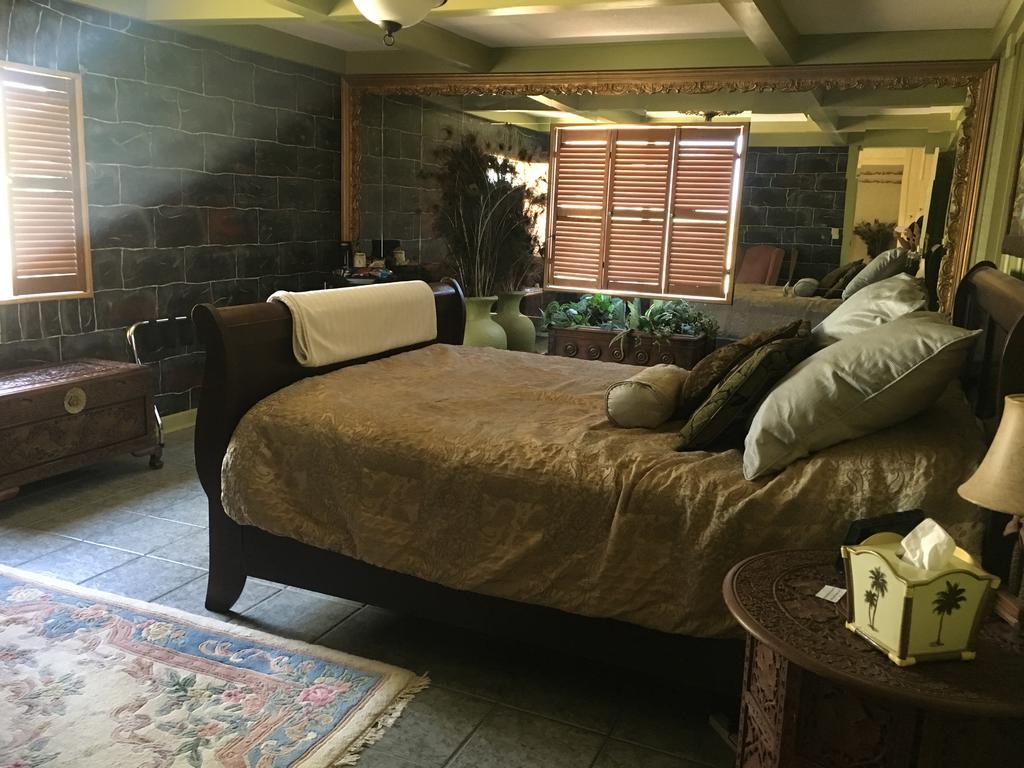 Shady Lady Bed And Breakfast Scottys Junction ภายนอก รูปภาพ